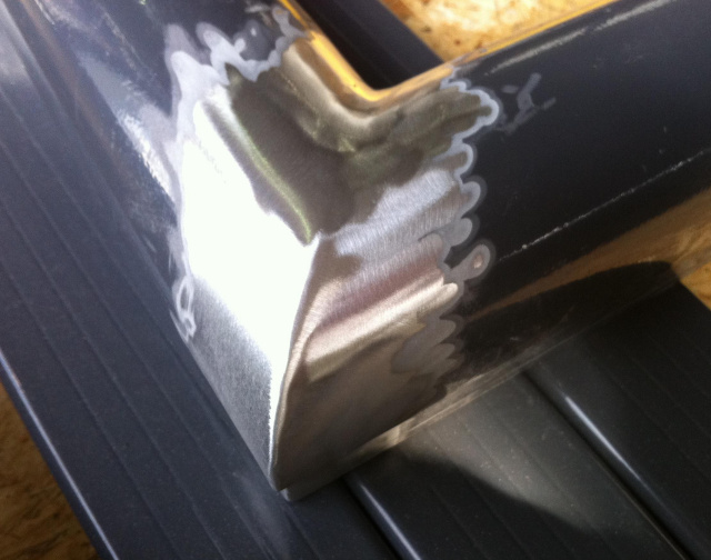 Aluminium Balustrade onsite welding. Welded aluminium balustrade corner.